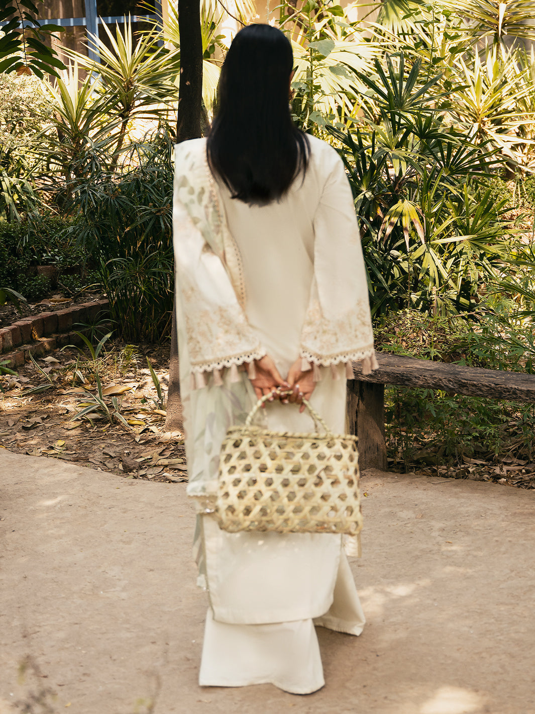 Izel | Dastak Luxury Lawn | MAAHAY - Official Izel stockist in UK - Sakeena London