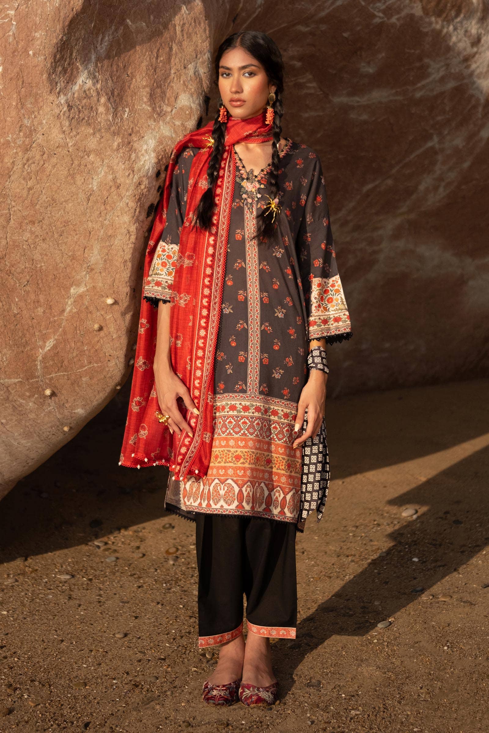 Sana Safinaz | Mahay Spring 24 | H241-017A-2BK - Official Sana Safinaz stockist in UK - Sakeena London