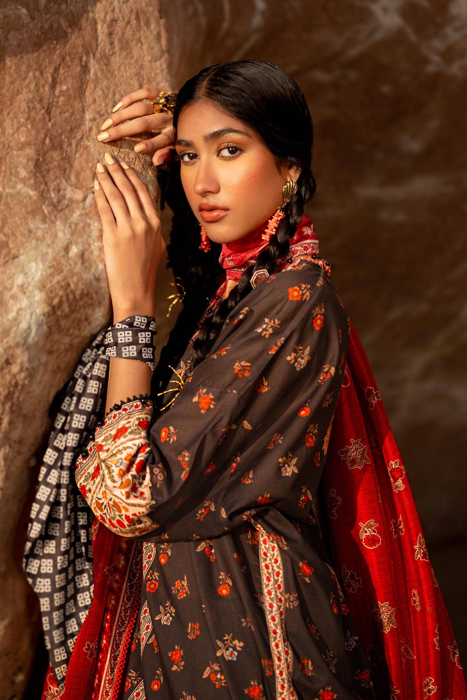 Sana Safinaz | Mahay Spring 24 | H241-017A-2BK - Official Sana Safinaz stockist in UK - Sakeena London