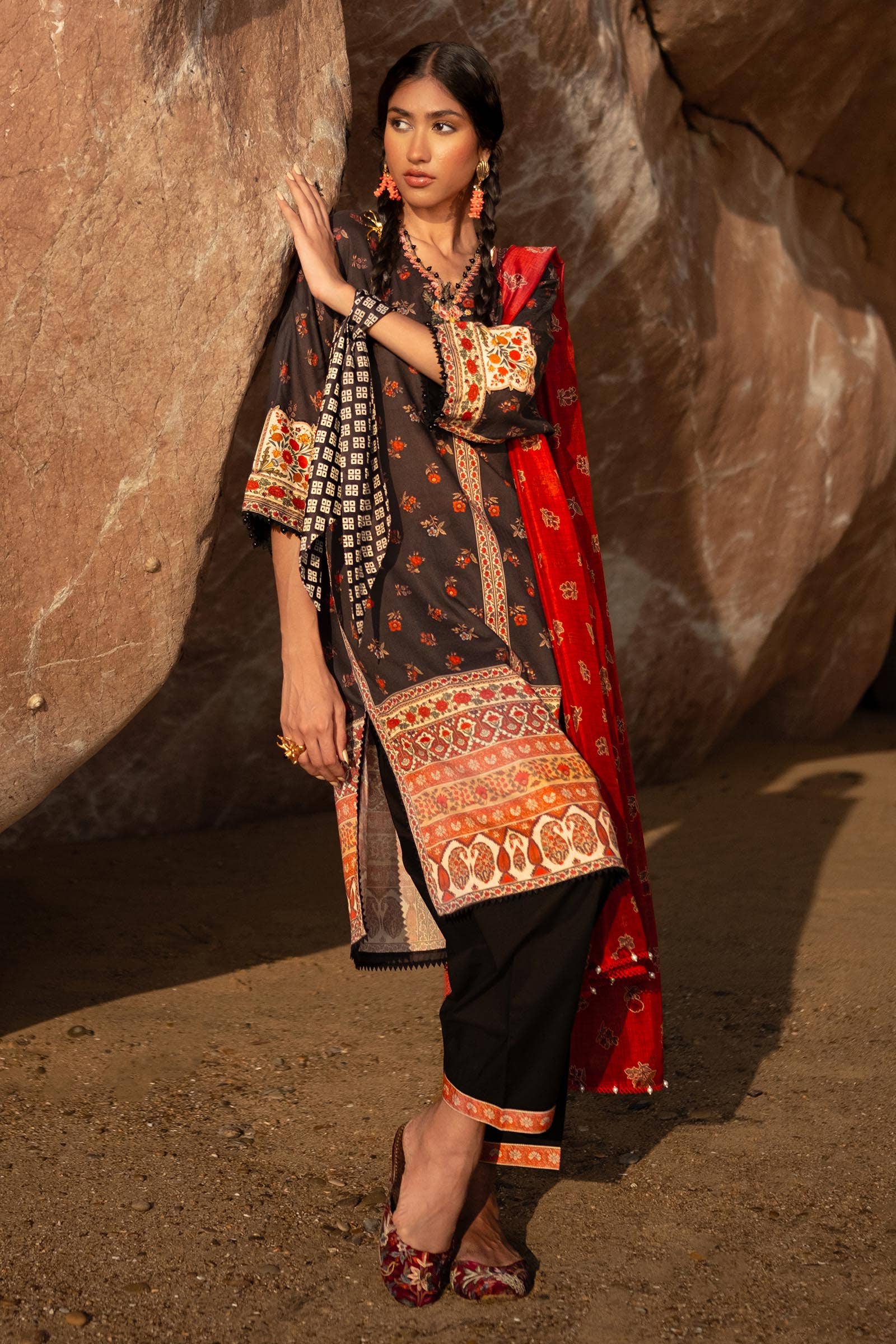 Sana Safinaz | Mahay Spring 24 | H241-017A-2BK - Official Sana Safinaz stockist in UK - Sakeena London