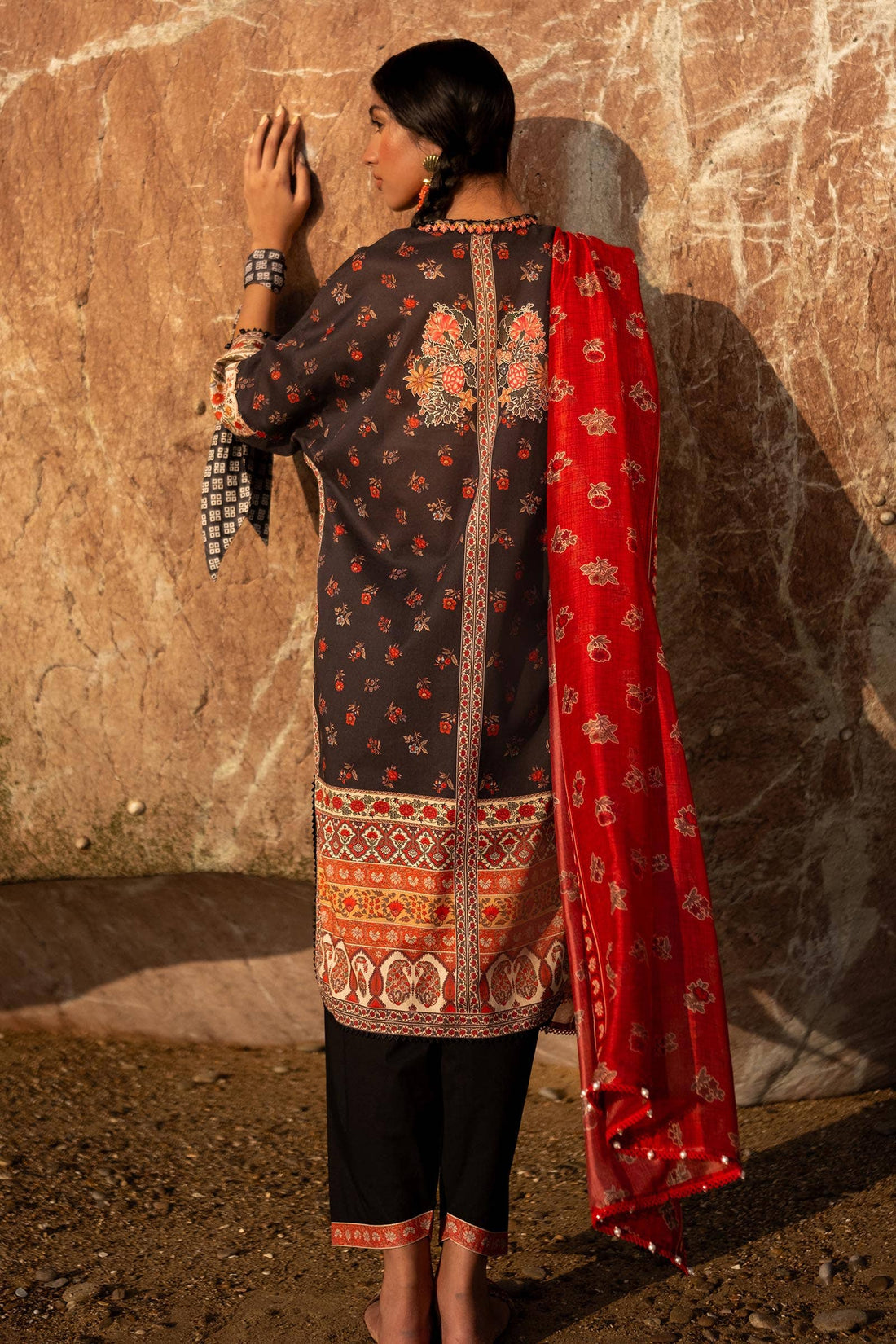 Sana Safinaz | Mahay Spring 24 | H241-017A-2BK - Official Sana Safinaz stockist in UK - Sakeena London