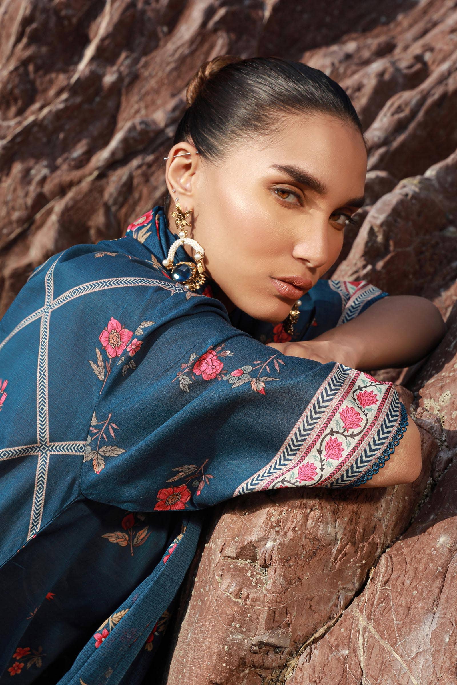 Sana Safinaz | Mahay Spring 24 | H241-020B-3CG - Official Sana Safinaz stockist in UK - Sakeena London