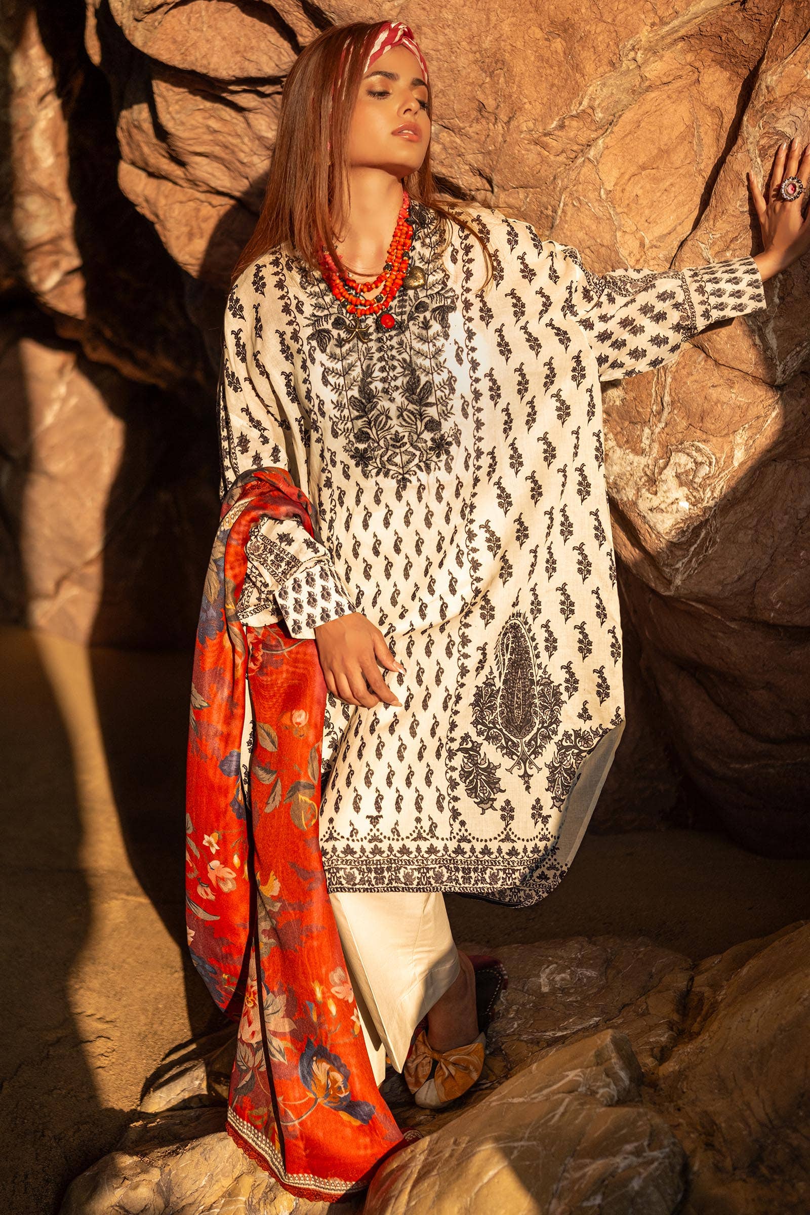 Sana Safinaz | Mahay Spring 24 | H241-006A-2BS - Official Sana Safinaz stockist in UK - Sakeena London