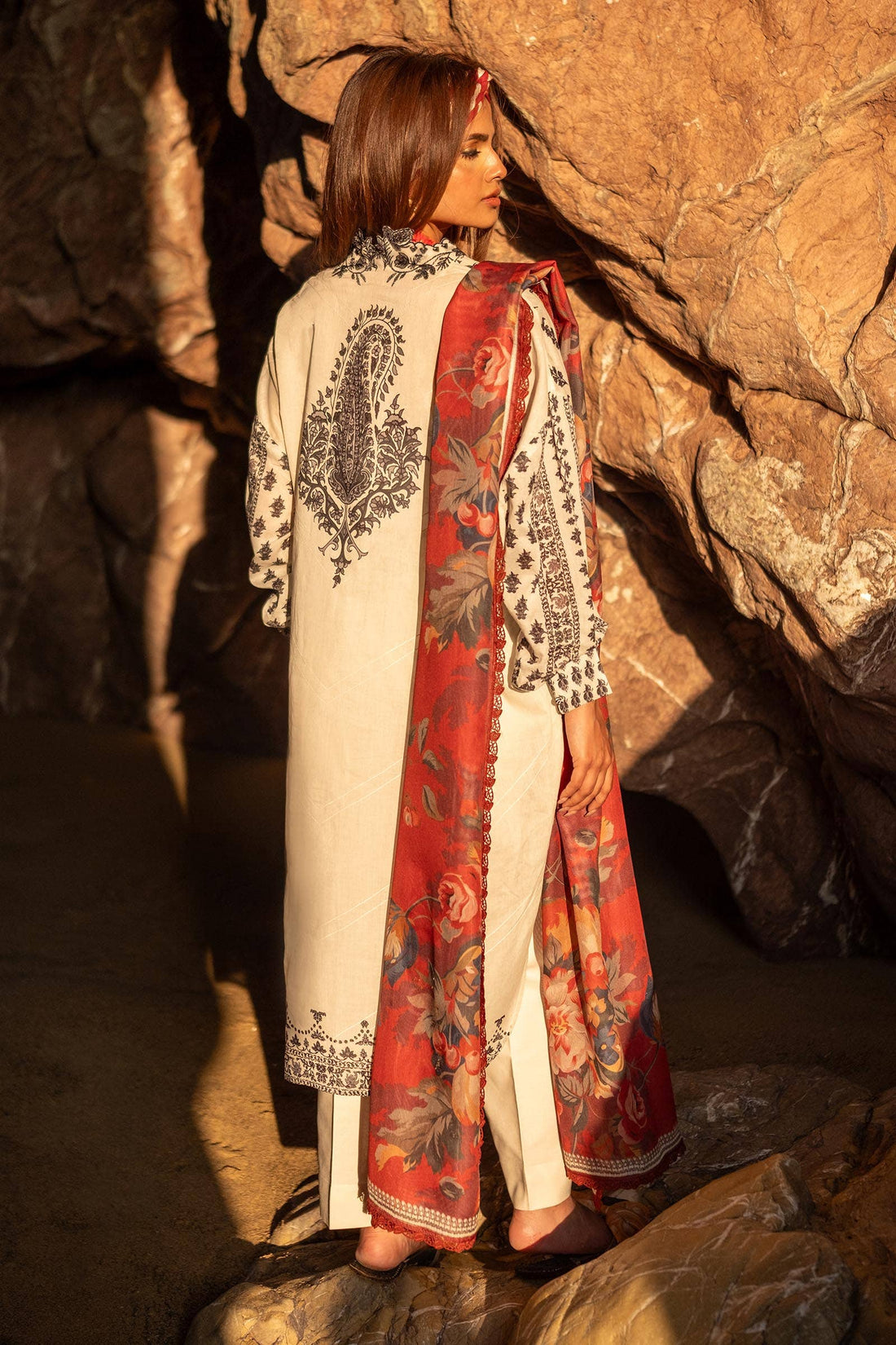 Sana Safinaz | Mahay Spring 24 | H241-006A-2BS - Official Sana Safinaz stockist in UK - Sakeena London