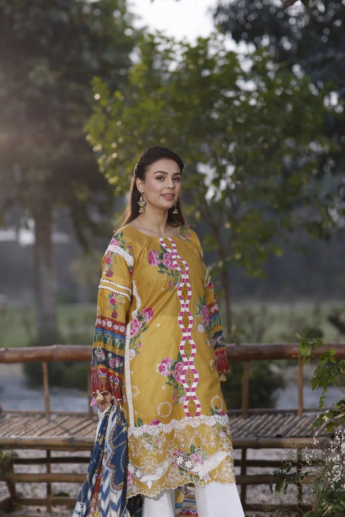 Manara | Vintage Flora 24 | Camellia - Official Manara stockist in UK - Sakeena London