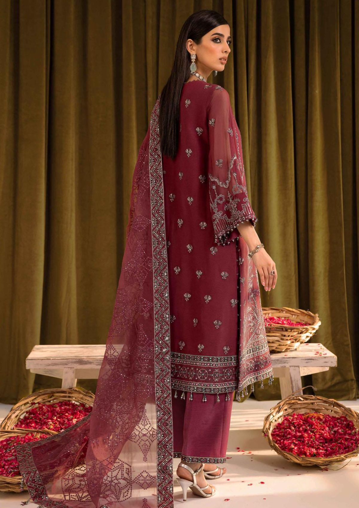 Formal Collection - Alizeh - Mehfil-e-Uroos - D#04 Famya