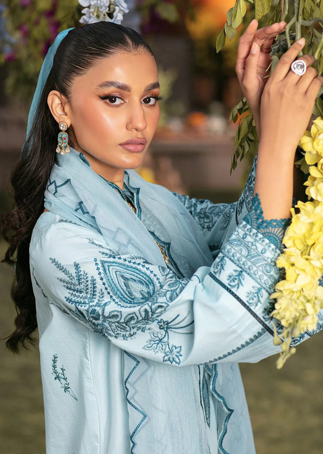 Mohagni | Muntazir Luxury Lawn 24 | CM-10 - Official Mohagni stockist in UK - Sakeena London