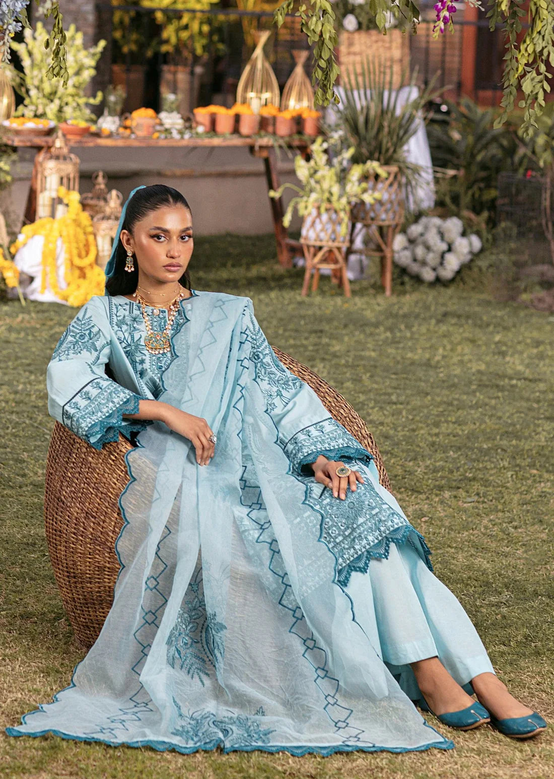 Mohagni | Muntazir Luxury Lawn 24 | CM-10 - Official Mohagni stockist in UK - Sakeena London