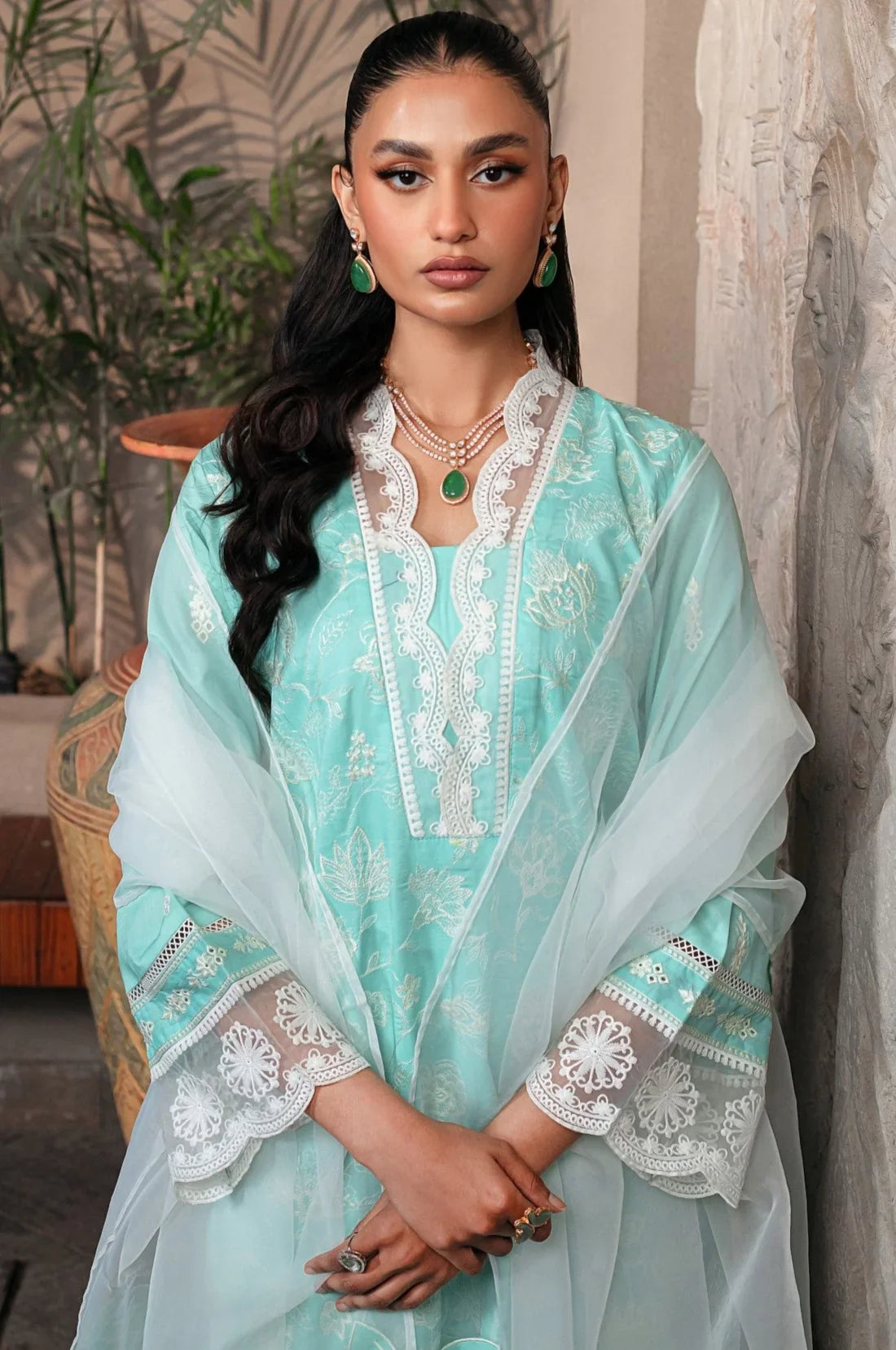 Mohagni | Muntazir Luxury Lawn 24 | MGZ-09 - Official Mohagni stockist in UK - Sakeena London