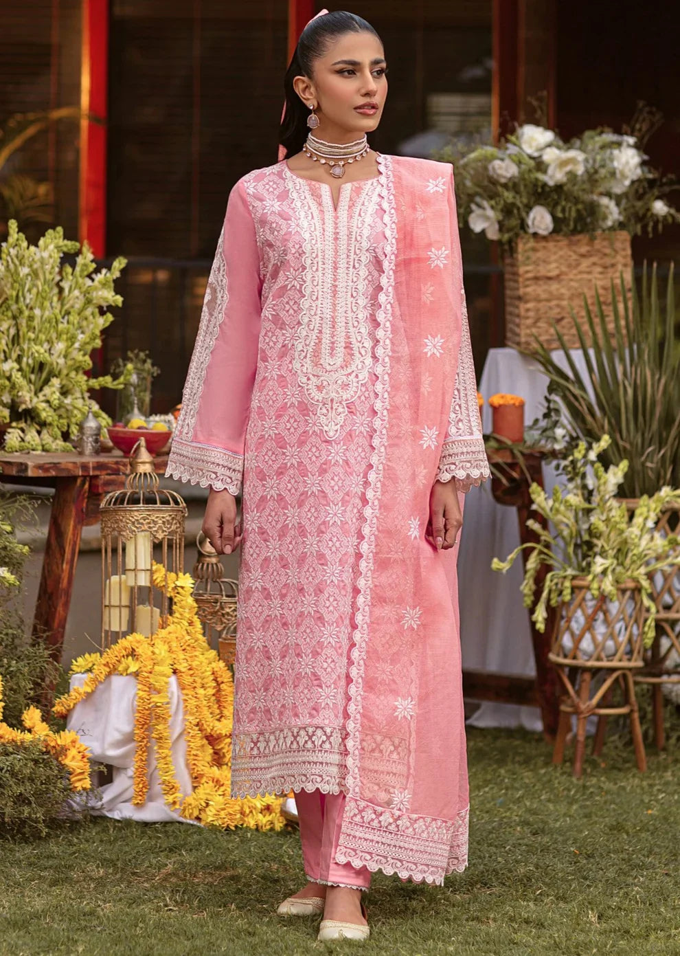Mohagni | Muntazir Luxury Lawn 24 | MGZ-12 - Official Mohagni stockist in UK - Sakeena London
