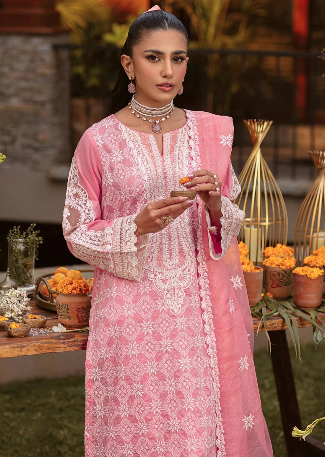 Mohagni | Muntazir Luxury Lawn 24 | MGZ-12 - Official Mohagni stockist in UK - Sakeena London