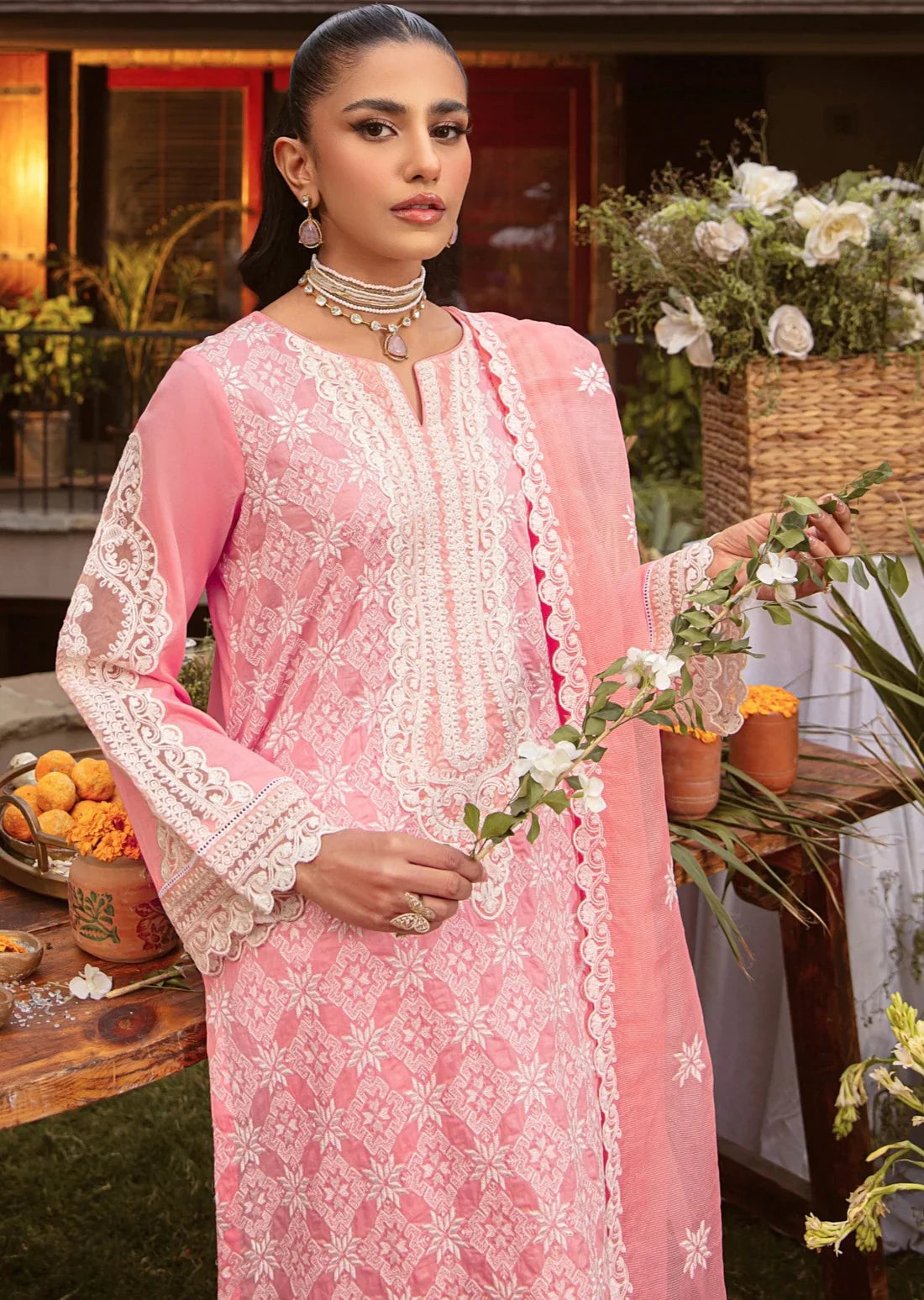 Mohagni | Muntazir Luxury Lawn 24 | MGZ-12 - Official Mohagni stockist in UK - Sakeena London