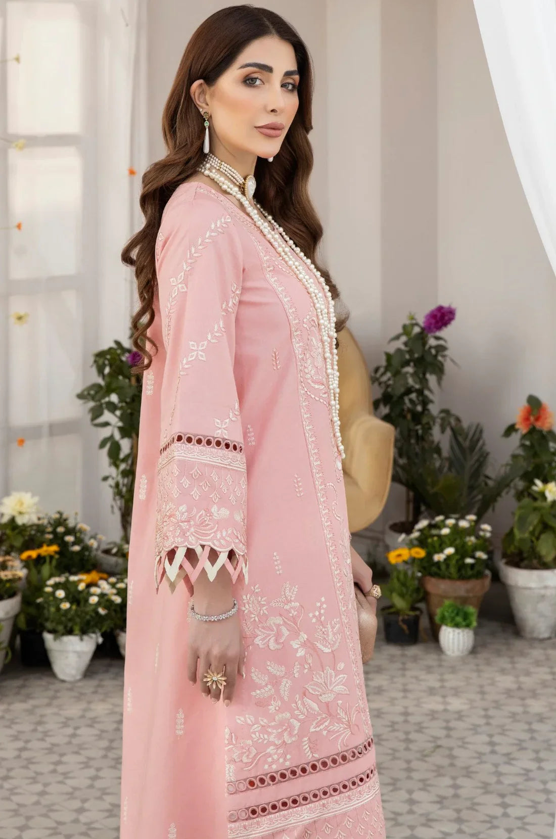 Mohagni | Muntazir Luxury Lawn 24 | AM-07 - Official Mohagni stockist in UK - Sakeena London