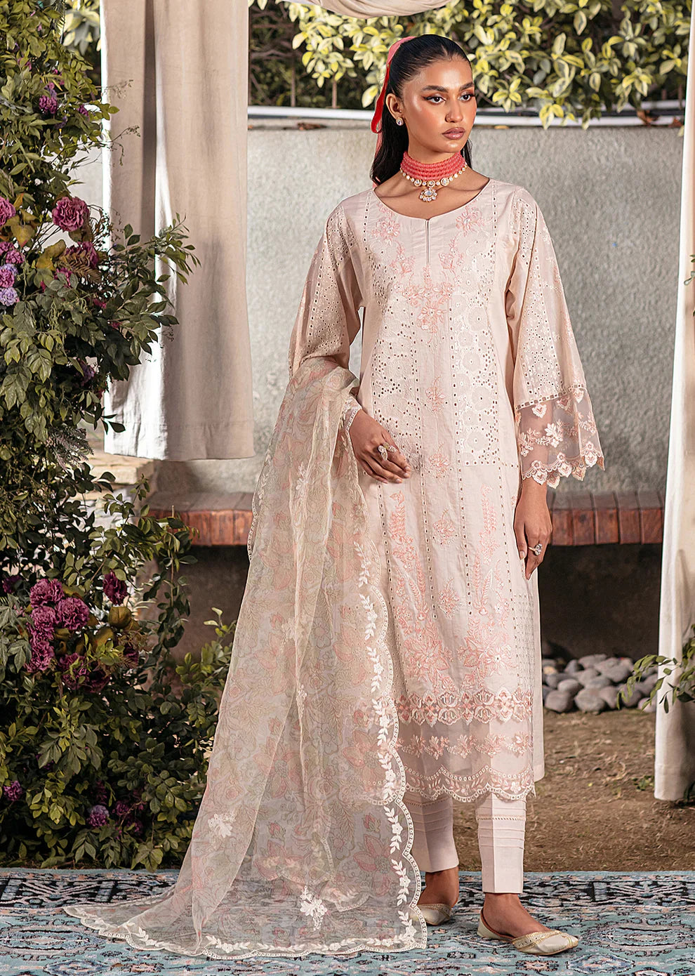Mohagni | Muntazir Luxury Lawn 24 | CM-04 - Official Mohagni stockist in UK - Sakeena London