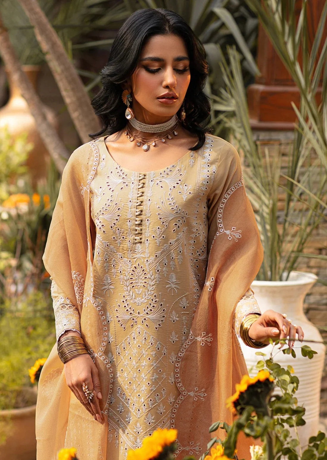 Mohagni | Muntazir Luxury Lawn 24 | CM-05 - Official Mohagni stockist in UK - Sakeena London