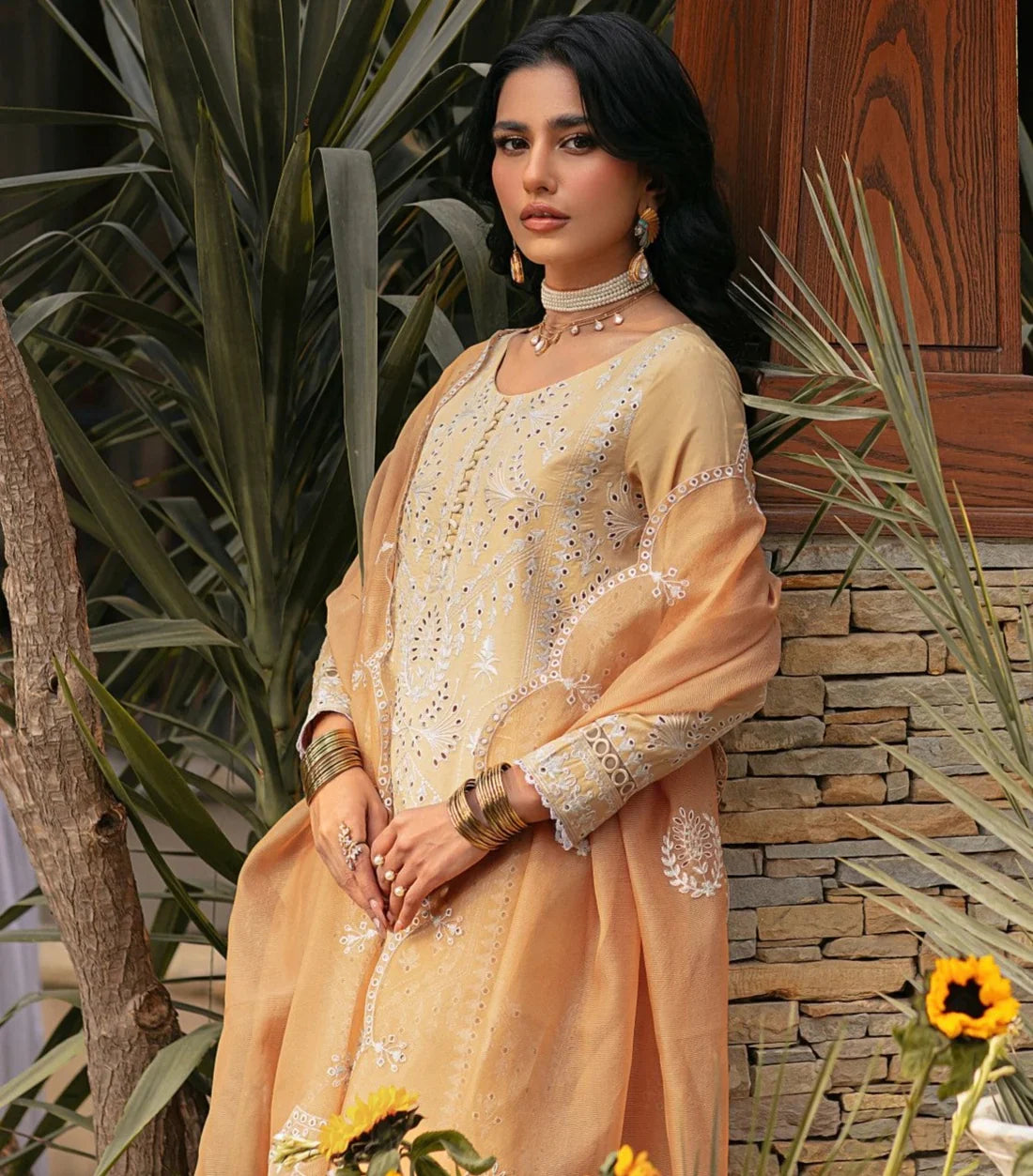 Mohagni | Muntazir Luxury Lawn 24 | CM-05 - Official Mohagni stockist in UK - Sakeena London