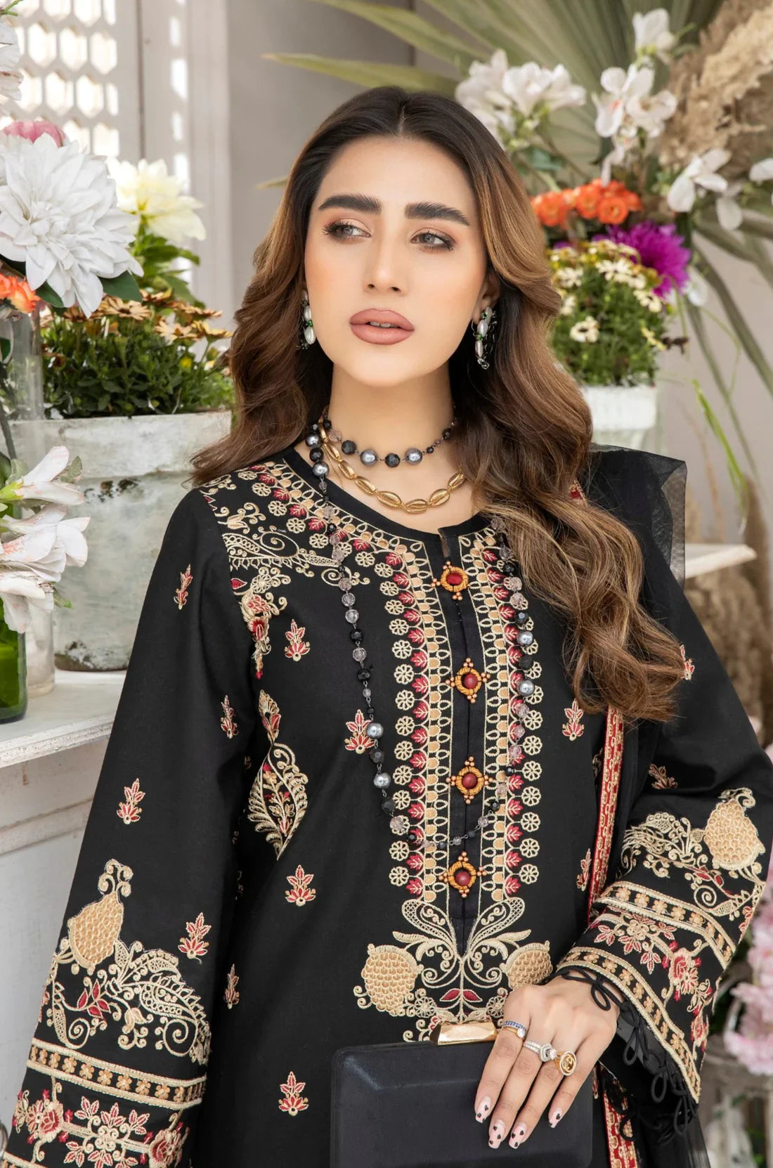 Mohagni | Muntazir Luxury Lawn 24 | AM-05 - Official Mohagni stockist in UK - Sakeena London