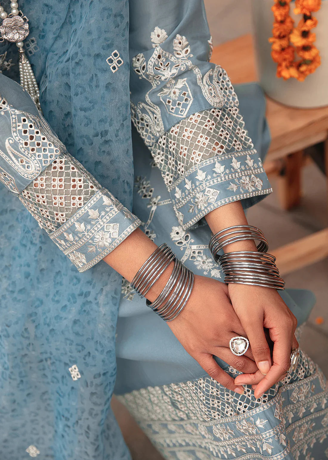 Mohagni | Muntazir Luxury Lawn 24 | CM-07 - Official Mohagni stockist in UK - Sakeena London