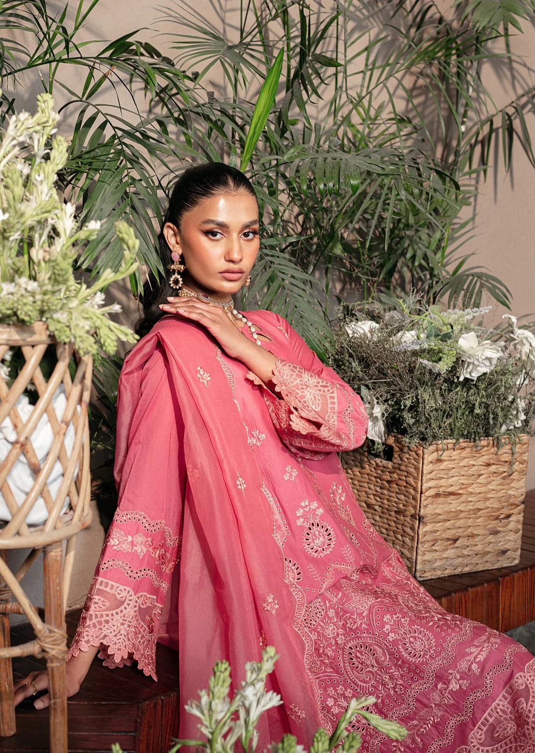 Mohagni | Muntazir Luxury Lawn 24 | CM-08 - Official Mohagni stockist in UK - Sakeena London