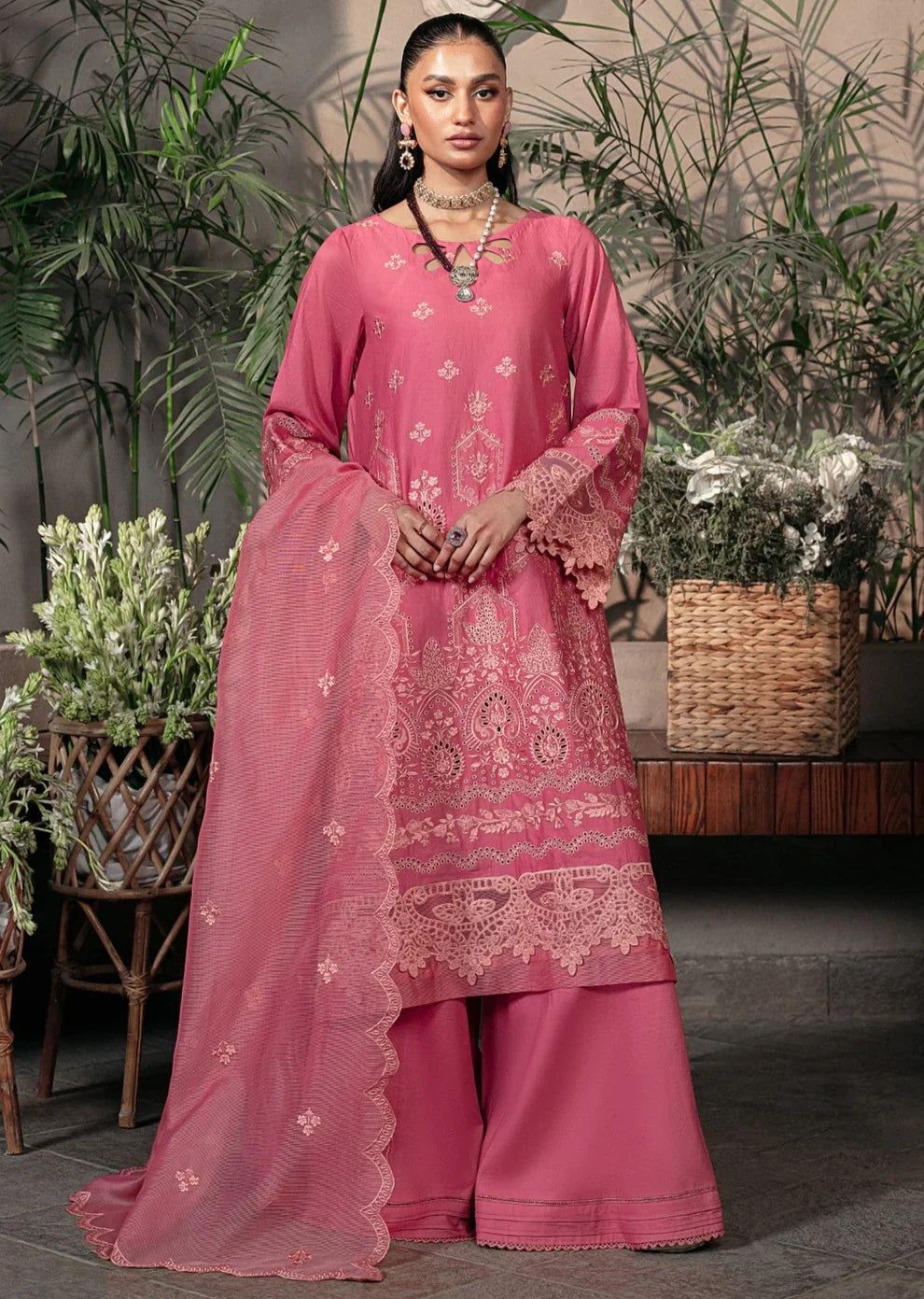Mohagni | Muntazir Luxury Lawn 24 | CM-08 - Official Mohagni stockist in UK - Sakeena London