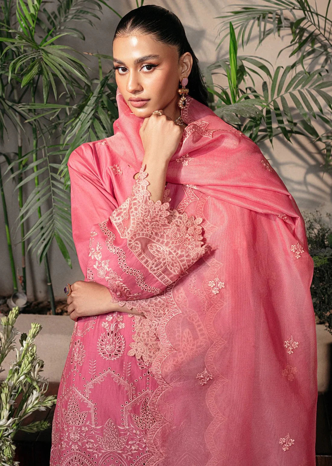 Mohagni | Muntazir Luxury Lawn 24 | CM-08 - Official Mohagni stockist in UK - Sakeena London