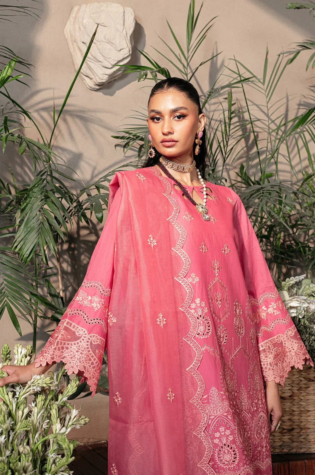 Mohagni | Muntazir Luxury Lawn 24 | CM-08 - Official Mohagni stockist in UK - Sakeena London