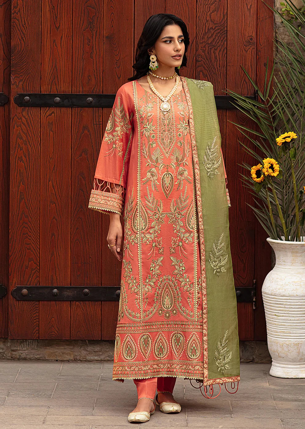 Mohagni | Muntazir Luxury Lawn 24 | CM-09 - Official Mohagni stockist in UK - Sakeena London