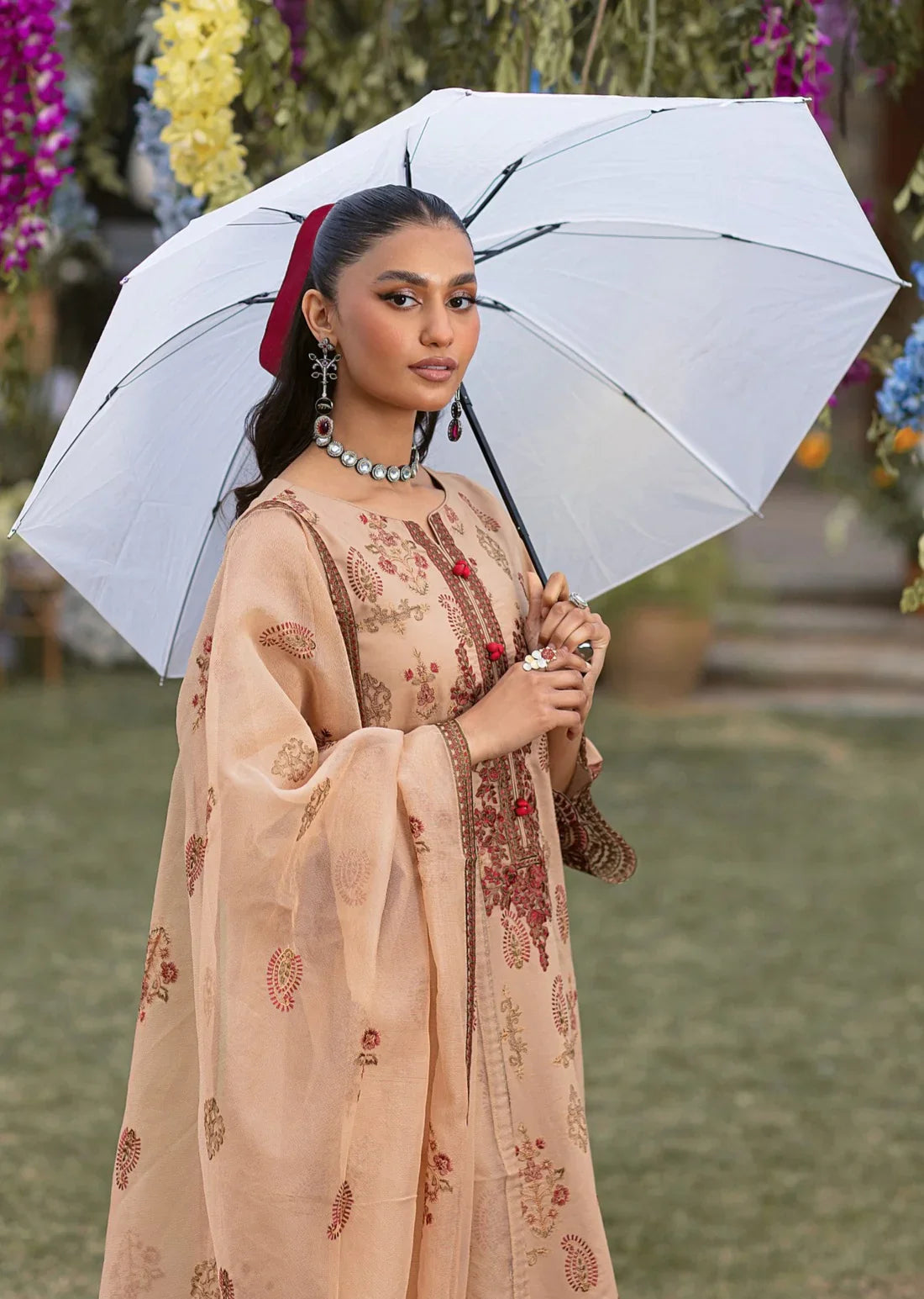 Mohagni | Muntazir Luxury Lawn 24 | CM-11 - Official Mohagni stockist in UK - Sakeena London