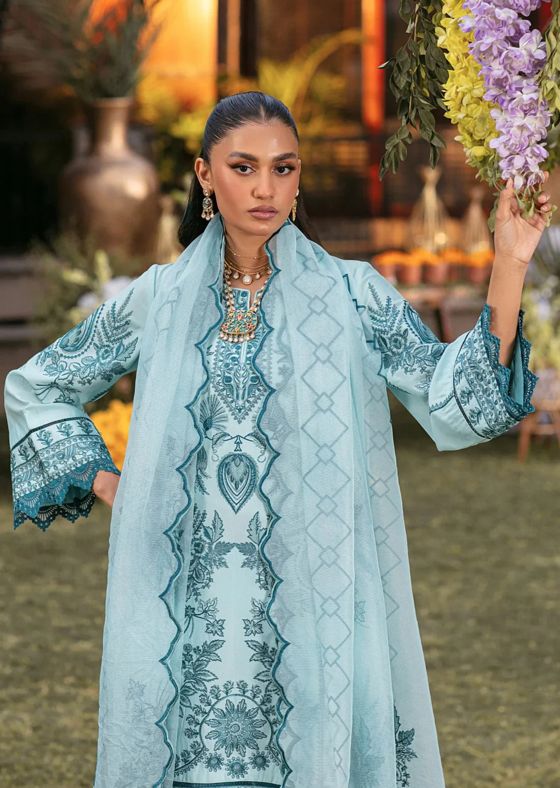 Mohagni | Muntazir Luxury Lawn 24 | CM-10 - Official Mohagni stockist in UK - Sakeena London