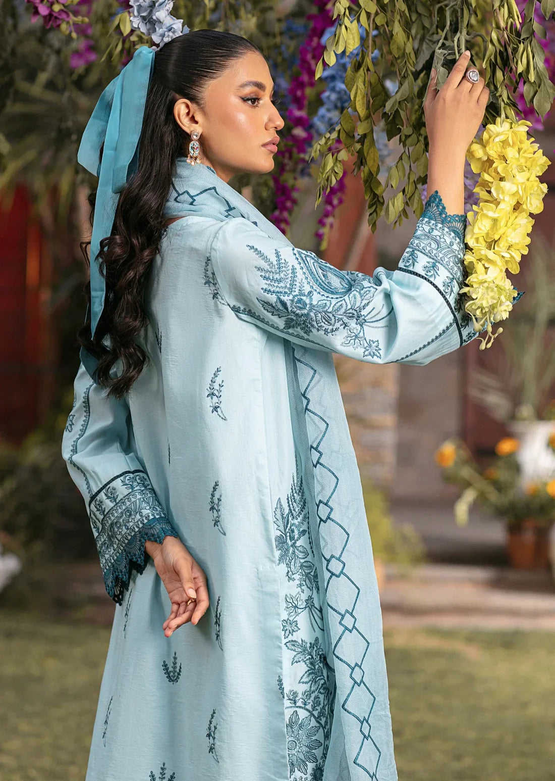 Mohagni | Muntazir Luxury Lawn 24 | CM-10 - Official Mohagni stockist in UK - Sakeena London