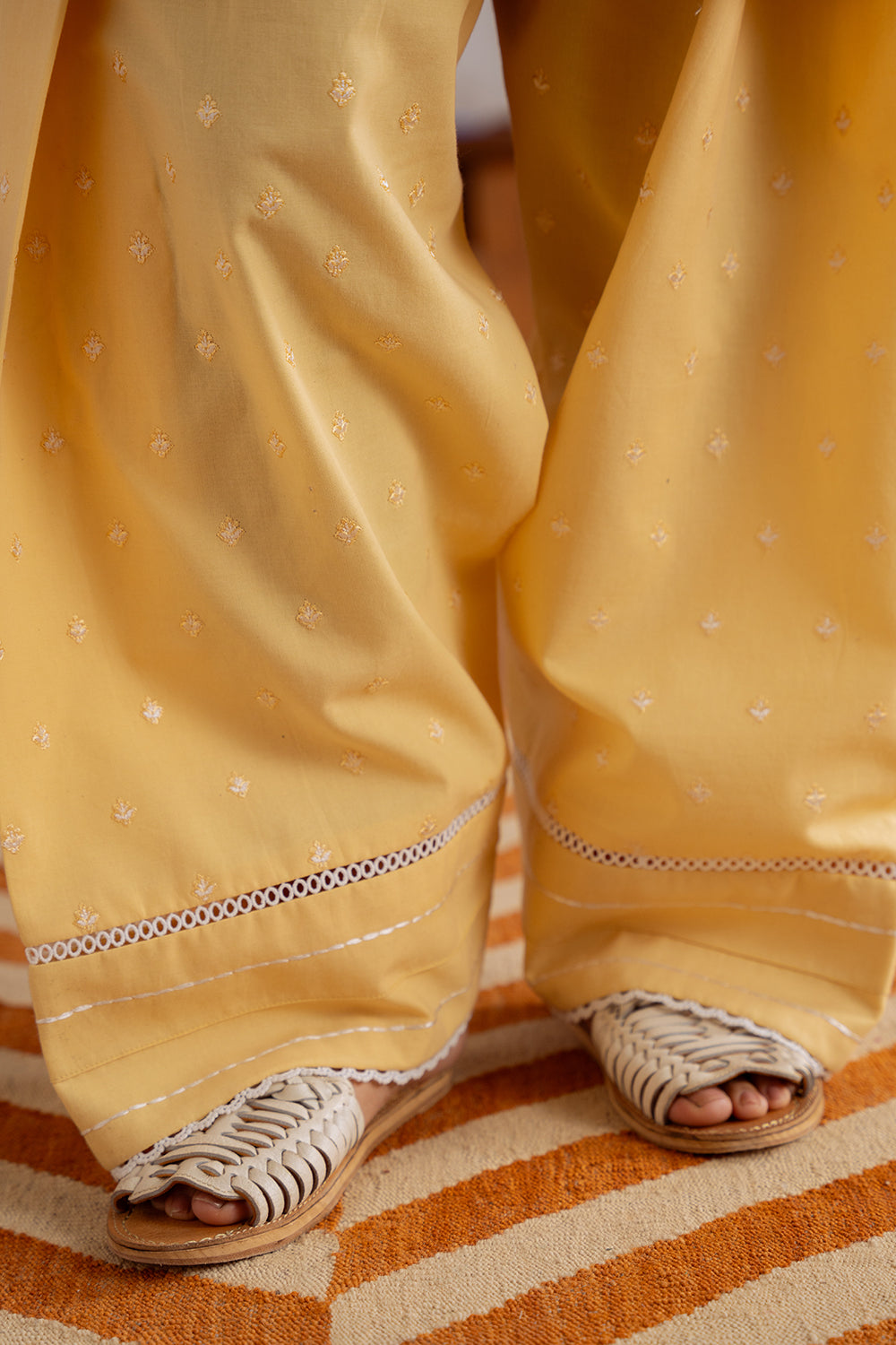 Saira Rizwan | Laanem Summer Lawn 25 | LEYLA-A-SRL25-04 - Official Saira Rizwan stockist in UK - Sakeena London