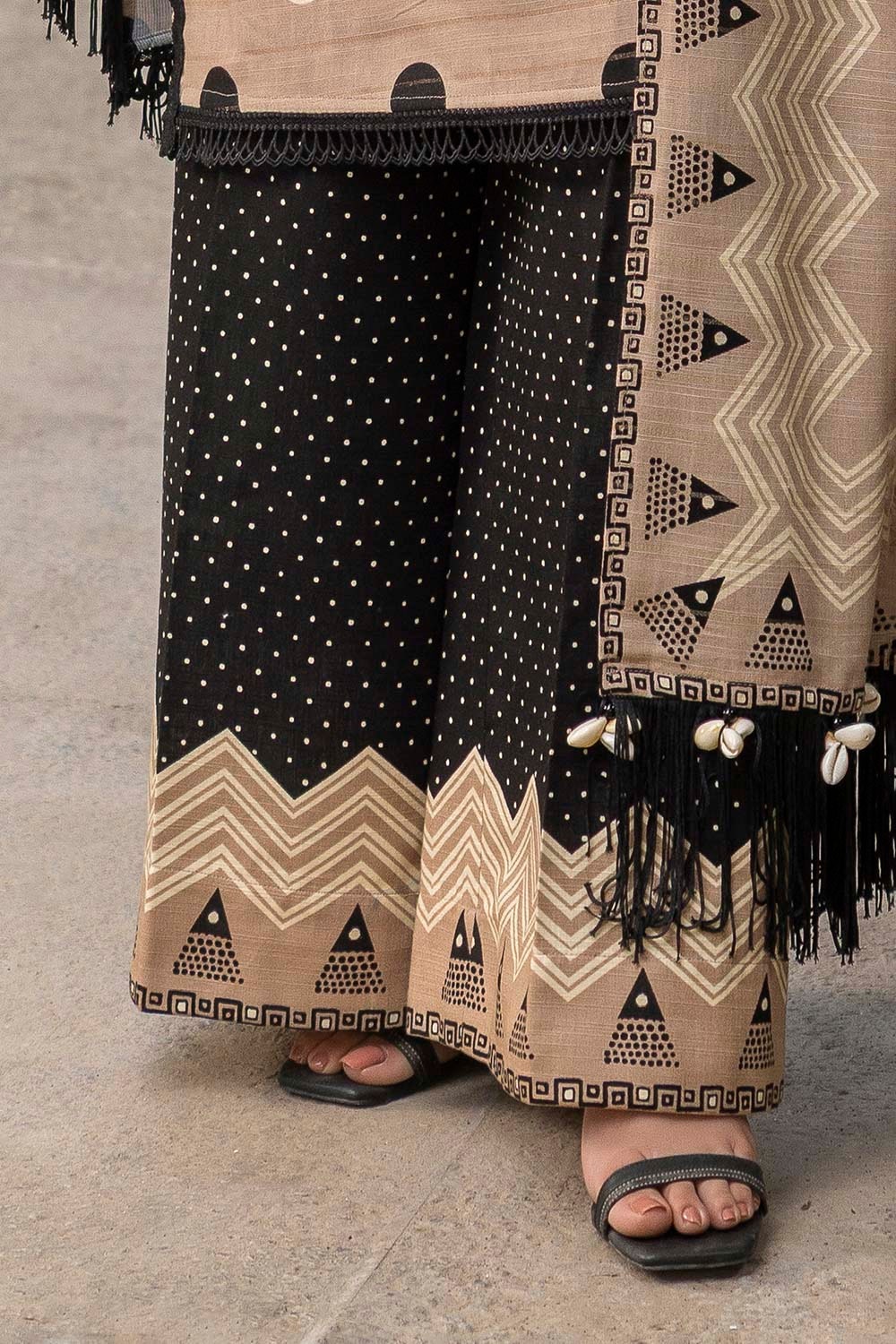 Gul Ahmed | Winter Collection 25 | K-52058 - Official Gul Ahmed stockist in UK - Sakeena London