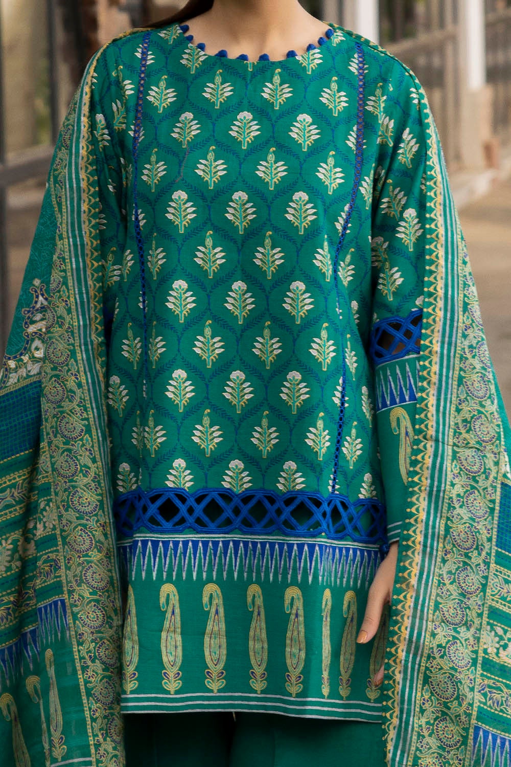 Gul Ahmed | Winter Collection 25 | K-52080 - Official Gul Ahmed stockist in UK - Sakeena London