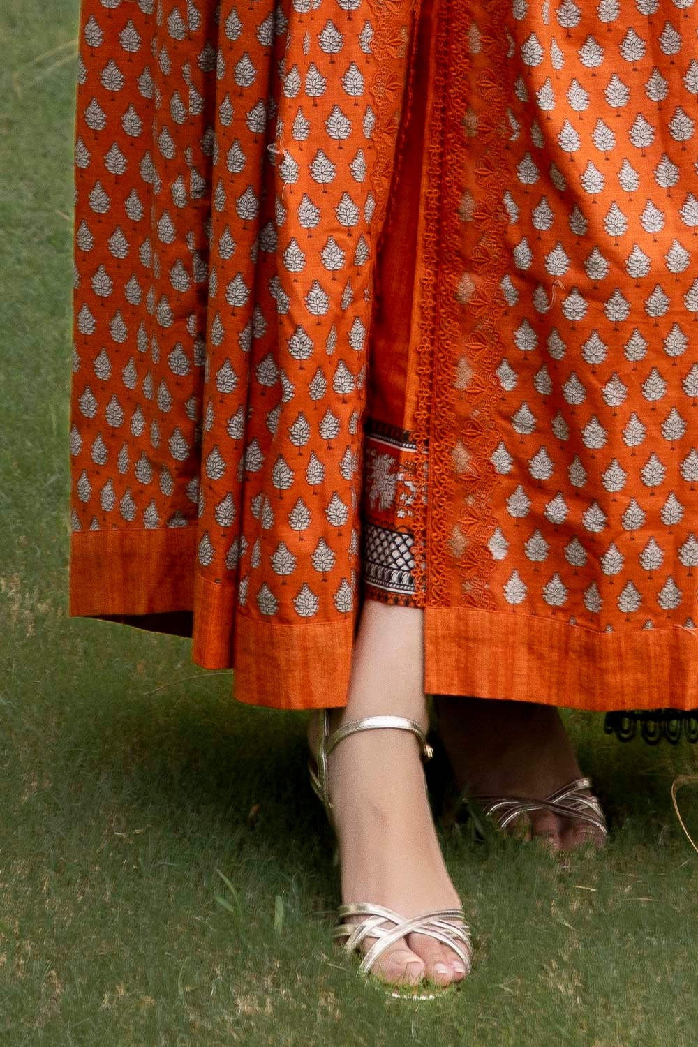 Gul Ahmed | Winter Collection 25 | K-52019 - Official Gul Ahmed stockist in UK - Sakeena London
