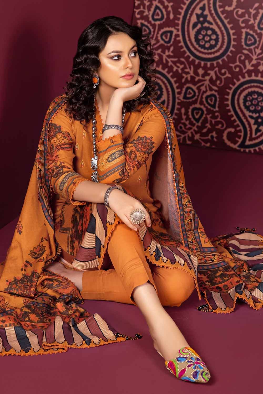 Gul Ahmed | Winter Collection 24 | Suit K-32006 - Official Gul Ahmed stockist in UK - Sakeena London