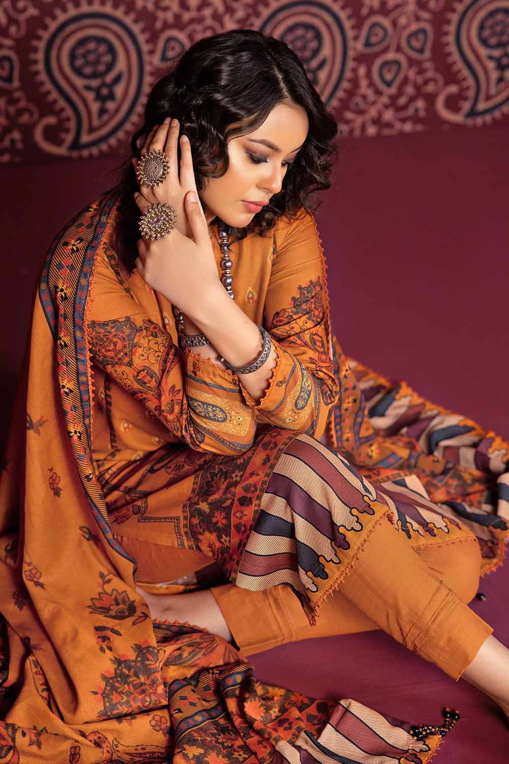 Gul Ahmed | Winter Collection 24 | Suit K-32006 - Official Gul Ahmed stockist in UK - Sakeena London