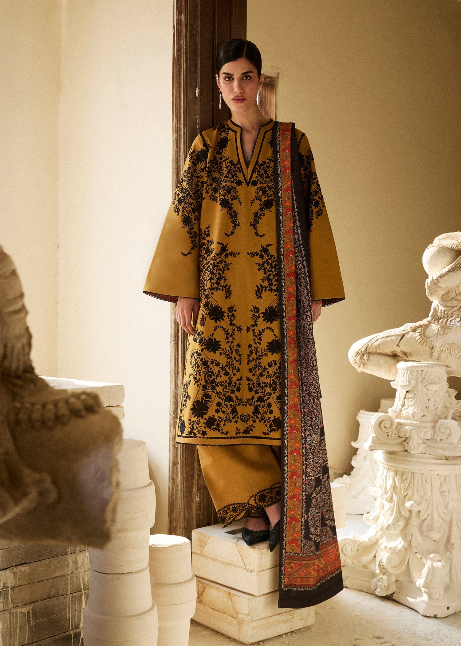 Hussain Rehar | Khaddar Pret 25 |MERI GOLD - Official Hussain Rehar stockist in UK - Sakeena London