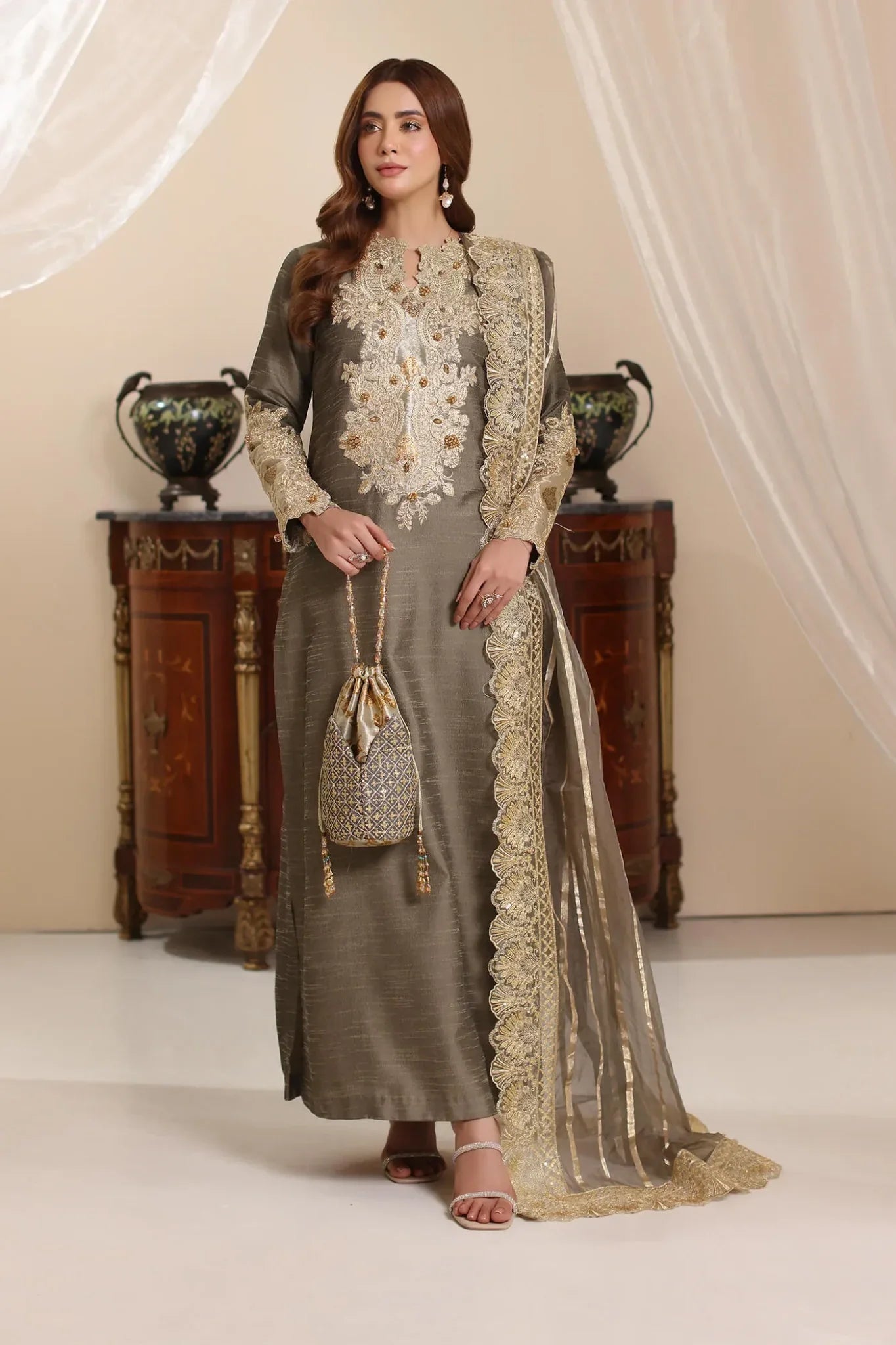 Musferah Saad | Amor A La Vida | Olive Taupe