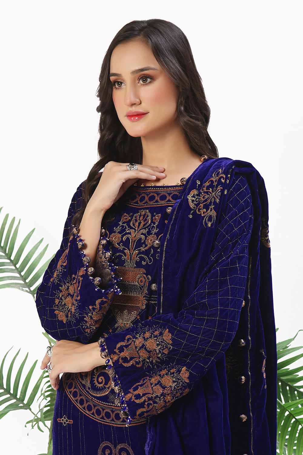 Gul Ahmed | Winter Collection 24 | Velvet Dupatta WV-42001 - Official Gul Ahmed stockist in UK - Sakeena London