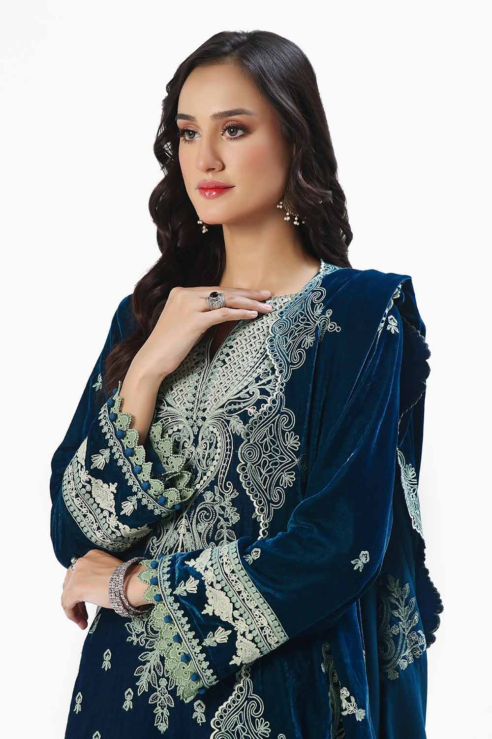 Gul Ahmed | Winter Collection 24 | Velvet Dupatta WV-42004 - Official Gul Ahmed stockist in UK - Sakeena London