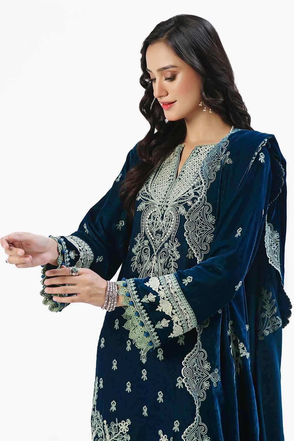 Gul Ahmed | Winter Collection 24 | Velvet Dupatta WV-42004 - Official Gul Ahmed stockist in UK - Sakeena London
