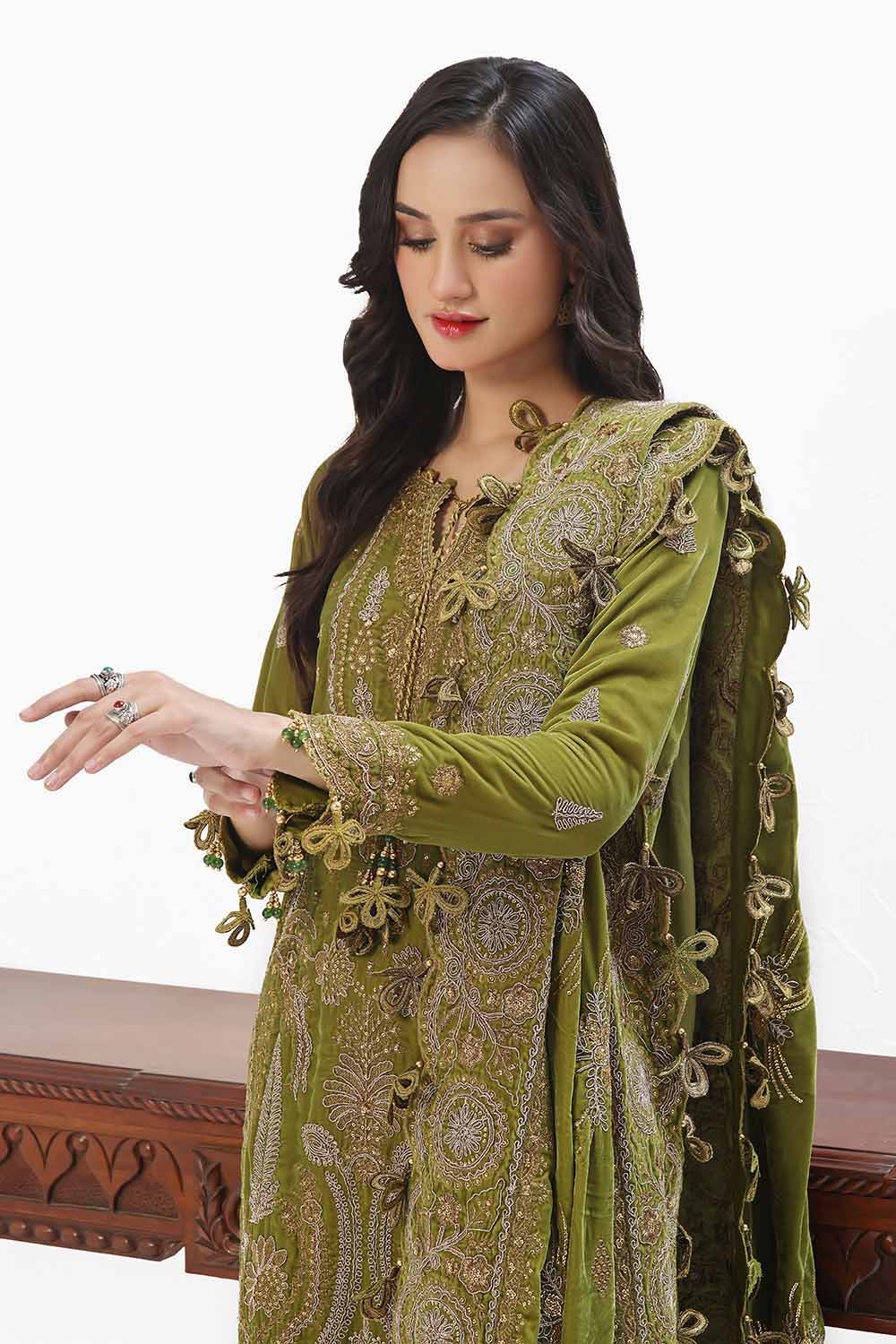 Gul Ahmed | Winter Collection 24 | Velvet Dupatta WV-42007 - Official Gul Ahmed stockist in UK - Sakeena London