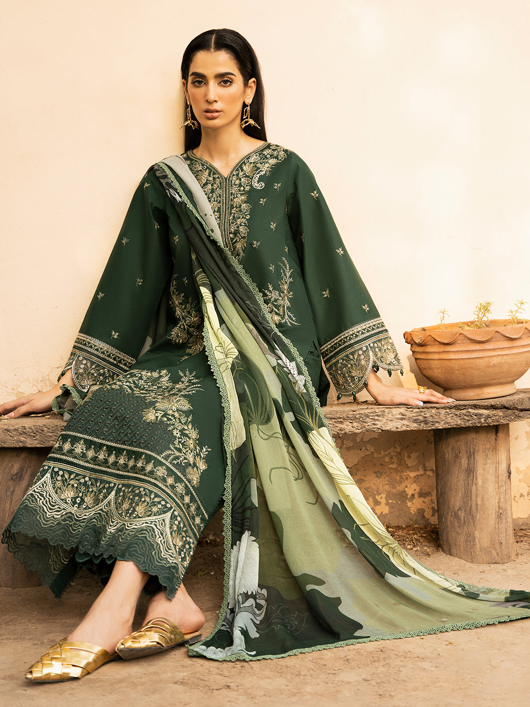 Izel | Dastak Luxury Lawn | ZAIB - Official Izel stockist in UK - Sakeena London
